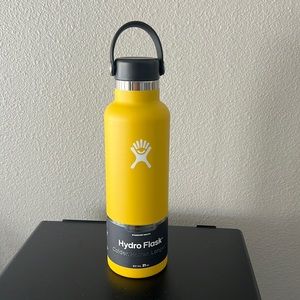 Yellow / Sunflower Hydro flask 21 oz.